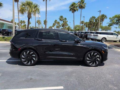 Infinite Black Metallic Clearcoat 2024 Lincoln Nautilus Reserve