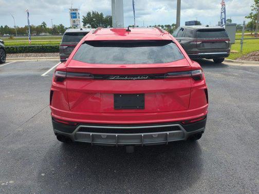 2019 Lamborghini Urus Base