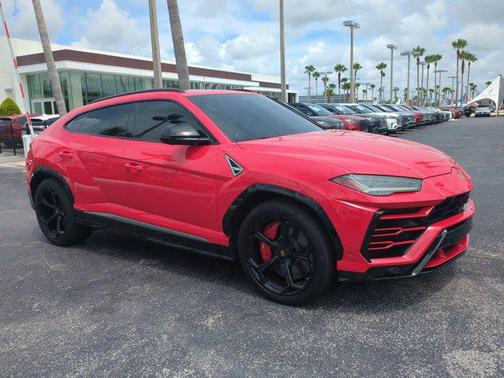 2019 Lamborghini Urus Base