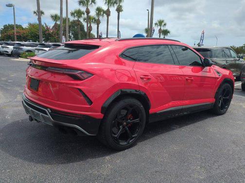 2019 Lamborghini Urus Base