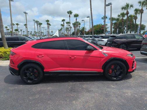 2019 Lamborghini Urus Base