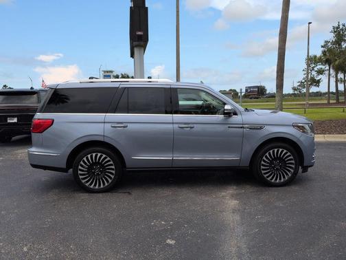 Chroma Crystal Blue 2021 Lincoln Navigator Black Label