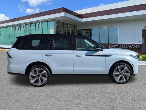 Crystal White 2026 Lincoln Navigator Black Label
