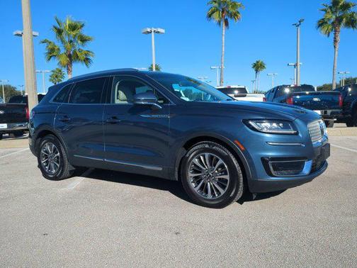 2019 Lincoln Nautilus Select