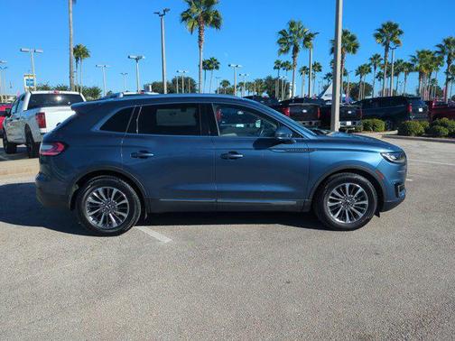 2019 Lincoln Nautilus Select