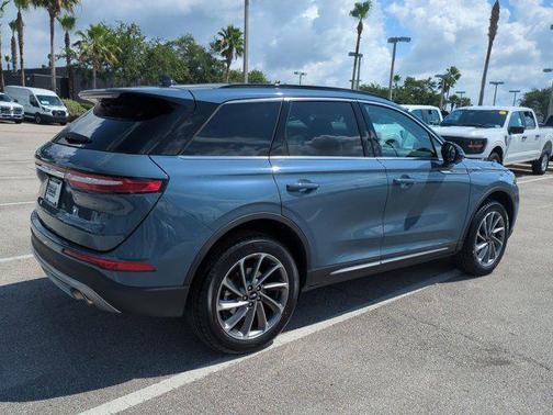 2025 Lincoln Corsair Premiere