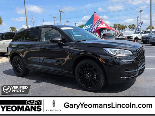 Infinite Black Metallic Clearcoat 2025 Lincoln Corsair Reserve
