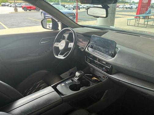 Solid Gray / Black 2021 Nissan Rogue Platinum