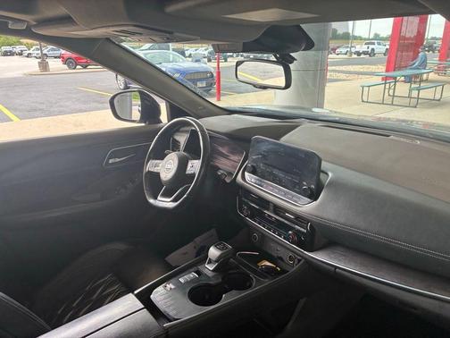 Solid Gray / Black 2021 Nissan Rogue Platinum