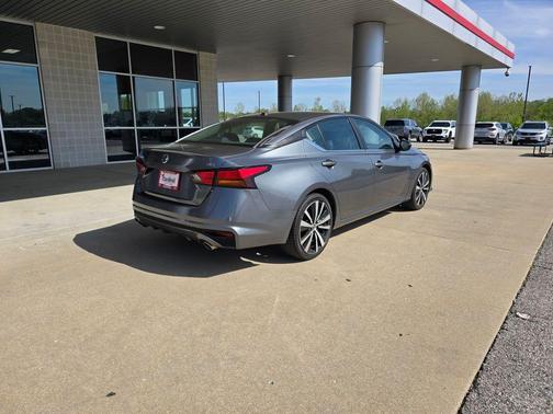 Gun Metallic 2022 Nissan Altima 2.5 SR