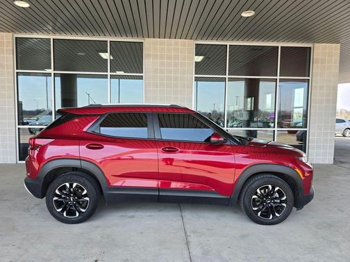 Scarlet Red Metallic 2021 Chevrolet Trailblazer LT