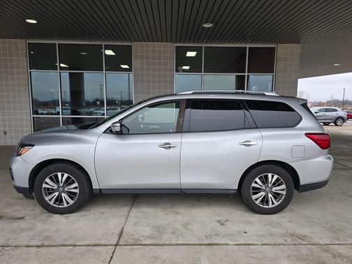 2019 Nissan Pathfinder SL