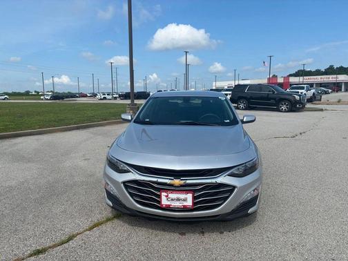 Silver Ice Metallic 2019 Chevrolet Malibu LT