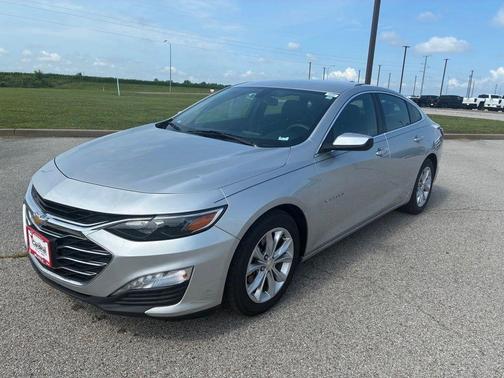 Silver Ice Metallic 2019 Chevrolet Malibu LT