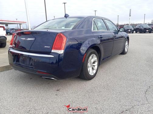 2016 Chrysler 300 Limited