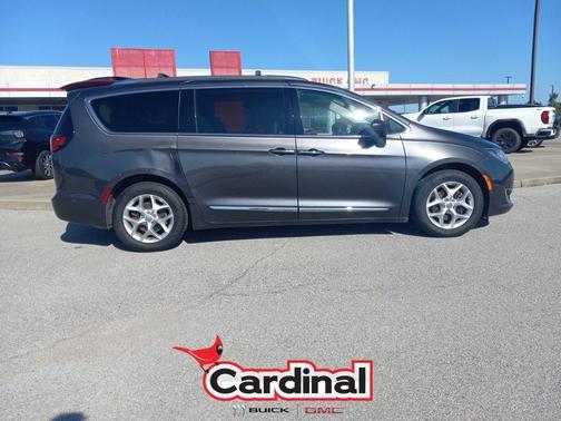 2020 Chrysler Pacifica Touring-L