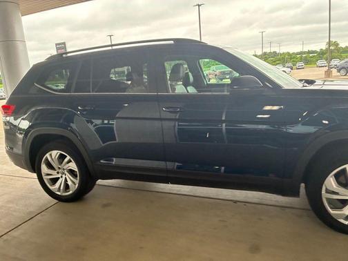 Tourmaline Blue Metallic 2022 Volkswagen Atlas 3.6L SE w/Technology