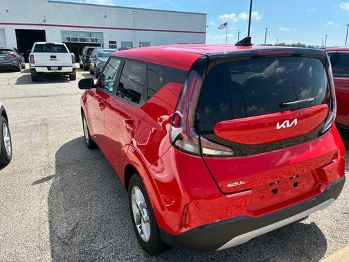 Inferno Red 2025 Kia Soul LX