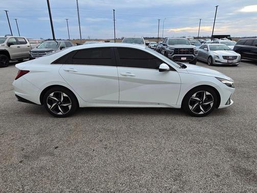 2021 Hyundai ELANTRA Limited