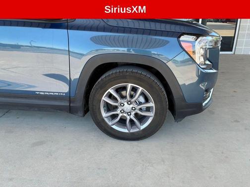 Metallic 2024 GMC Terrain SLT