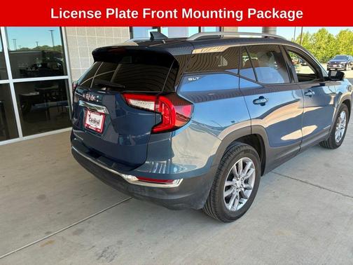 Metallic 2024 GMC Terrain SLT