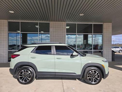 Green 2025 Chevrolet Trailblazer LT