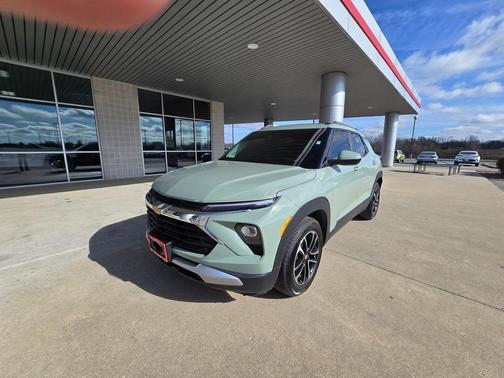 Green 2025 Chevrolet Trailblazer LT