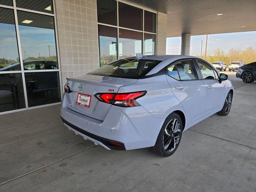 Gray 2024 Nissan Versa 1.6 SR
