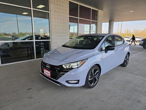 Gray 2024 Nissan Versa 1.6 SR