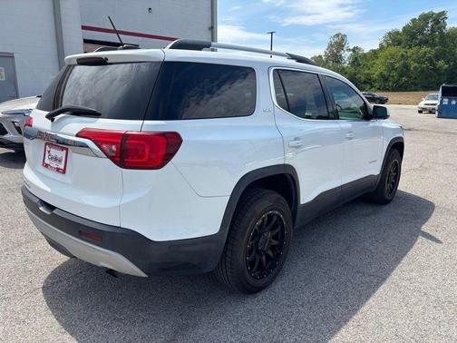 Summit White 2018 GMC Acadia SLT-1