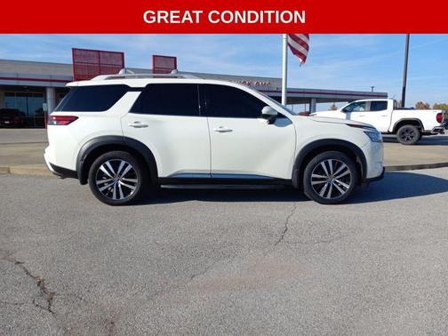 2024 Nissan Pathfinder Platinum