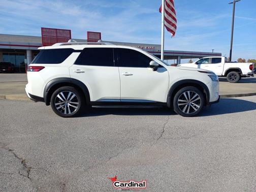 2024 Nissan Pathfinder Platinum