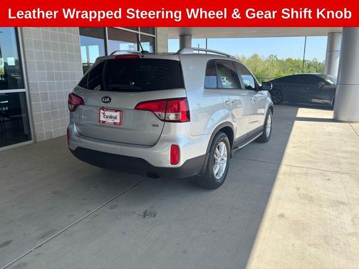 Bright Silver 2014 Kia Sorento LX