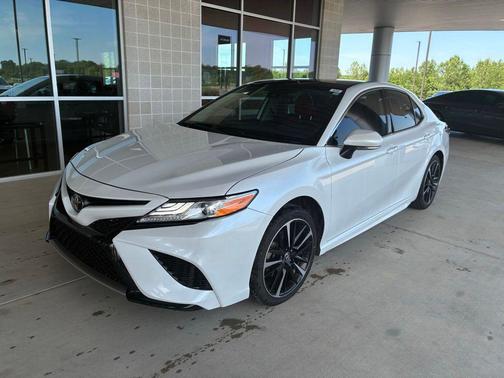 Pearl 2020 Toyota Camry XSE