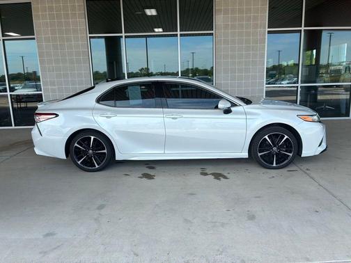 Pearl 2020 Toyota Camry XSE