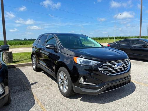 Black Metallic 2024 Ford Edge Titanium