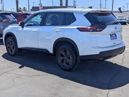 Everest White Pearl Tricoat 2026 Nissan Rogue SV