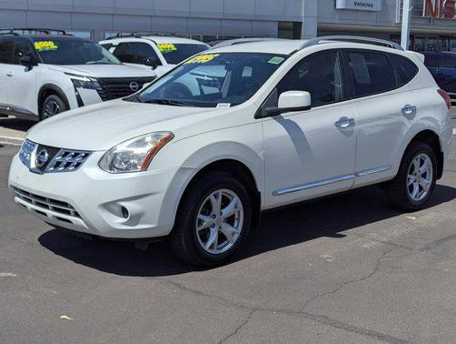 Pearl White 2011 Nissan Rogue SV