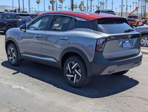 Gun Metallic/Scarlet Ember Tintcoat 2026 Nissan Kicks SV