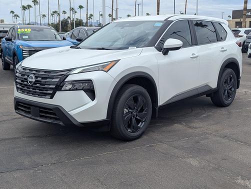 Everest White Pearl Tricoat 2026 Nissan Rogue SV