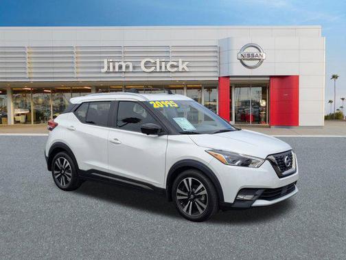 Aspen White TriCoat Pearl 2020 Nissan Kicks SR