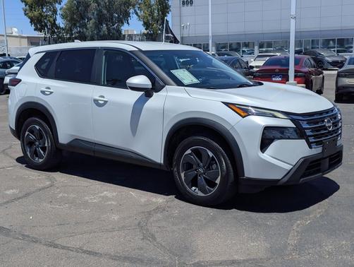 Everest White Pearl 2024 Nissan Rogue SV