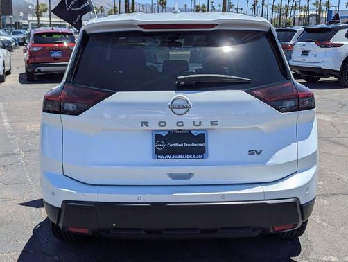 Everest White Pearl 2024 Nissan Rogue SV