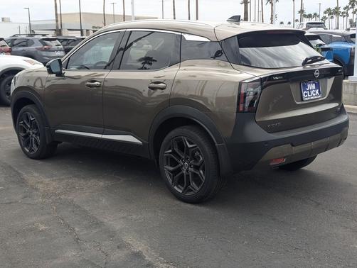 Canyon Bronze Metallic 2026 Nissan Kicks SR