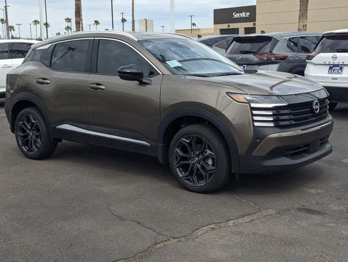 Canyon Bronze Metallic 2026 Nissan Kicks SR