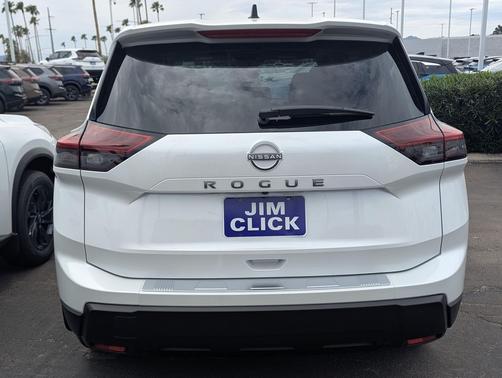Everest White Pearl Tricoat 2026 Nissan Rogue SV