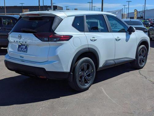 Everest White Pearl Tricoat 2026 Nissan Rogue SV