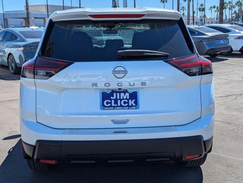 Everest White Pearl Tricoat 2026 Nissan Rogue SV