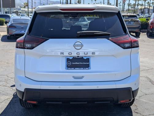 Everest White Pearl 2025 Nissan Rogue SV