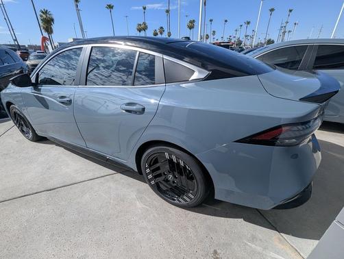 Atlantic Gray Metallic/Super Black 2026 Nissan Sentra SR